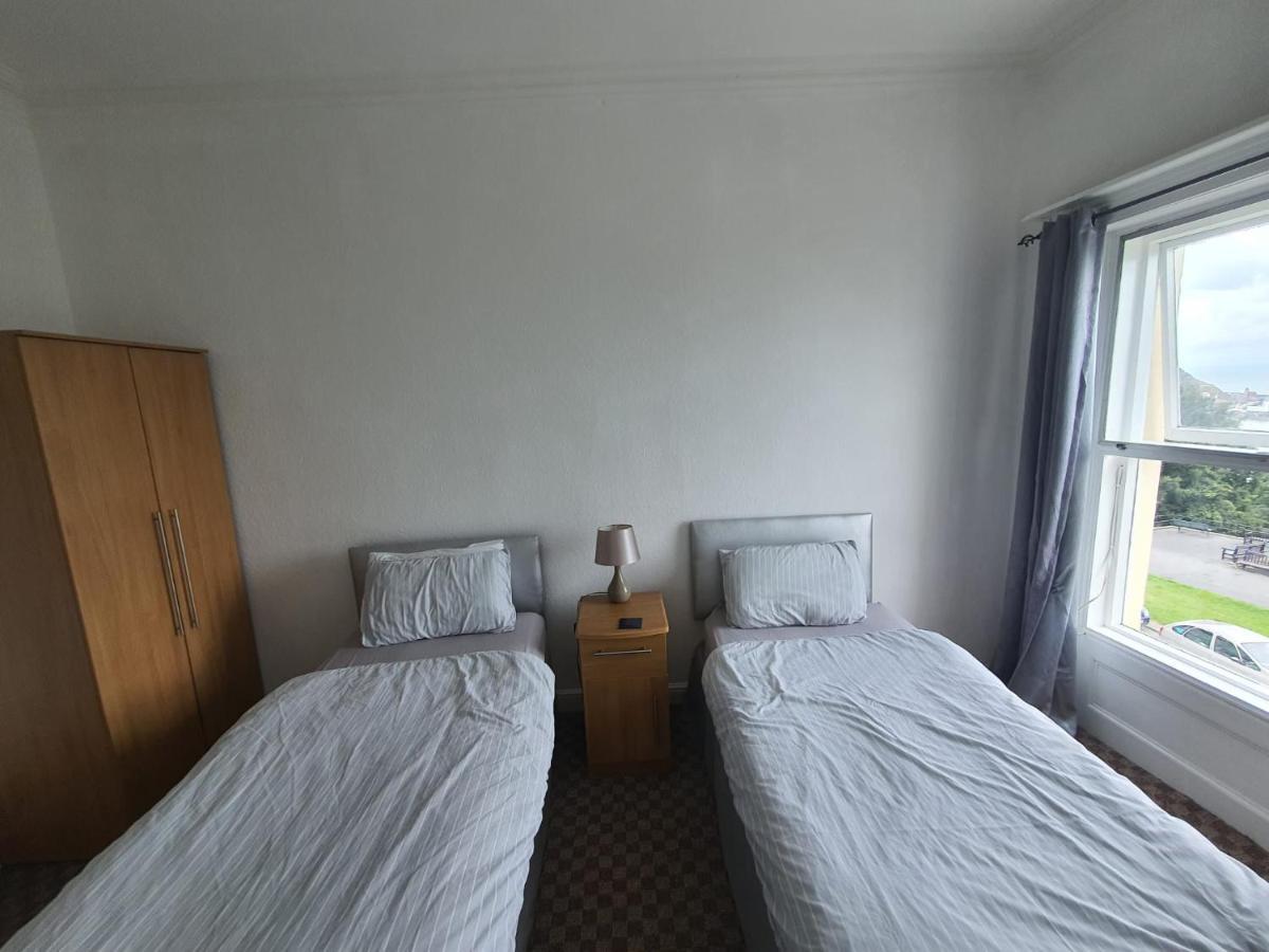 Highlander Hotel สการ์โบโรห์ ภายนอก รูปภาพ