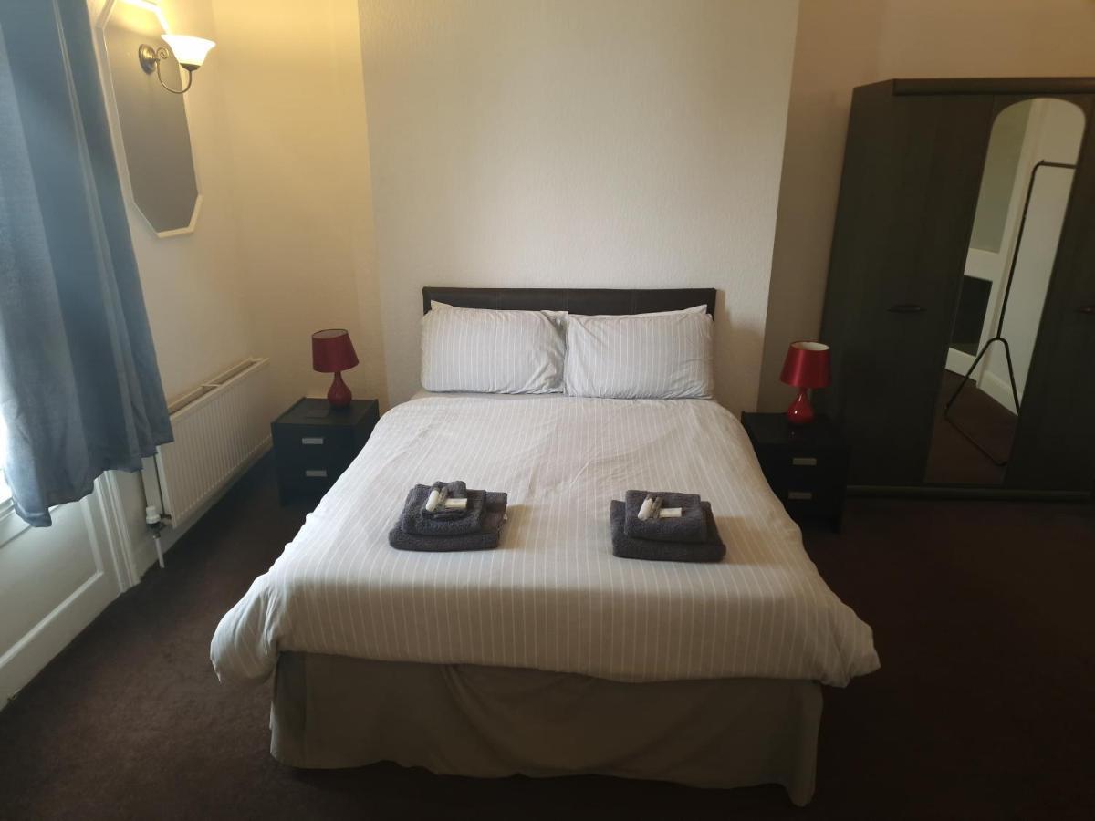 Highlander Hotel สการ์โบโรห์ ภายนอก รูปภาพ