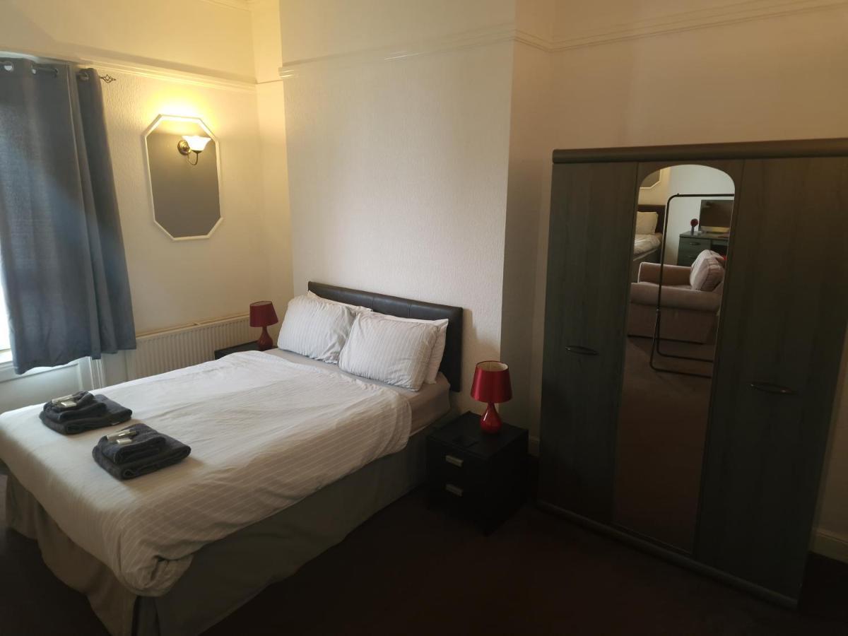 Highlander Hotel สการ์โบโรห์ ภายนอก รูปภาพ
